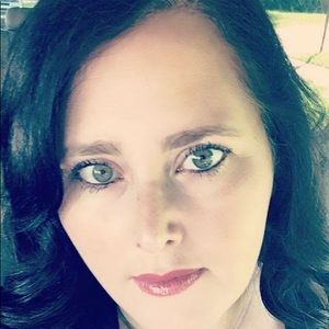 Meet your Posher, Steffi